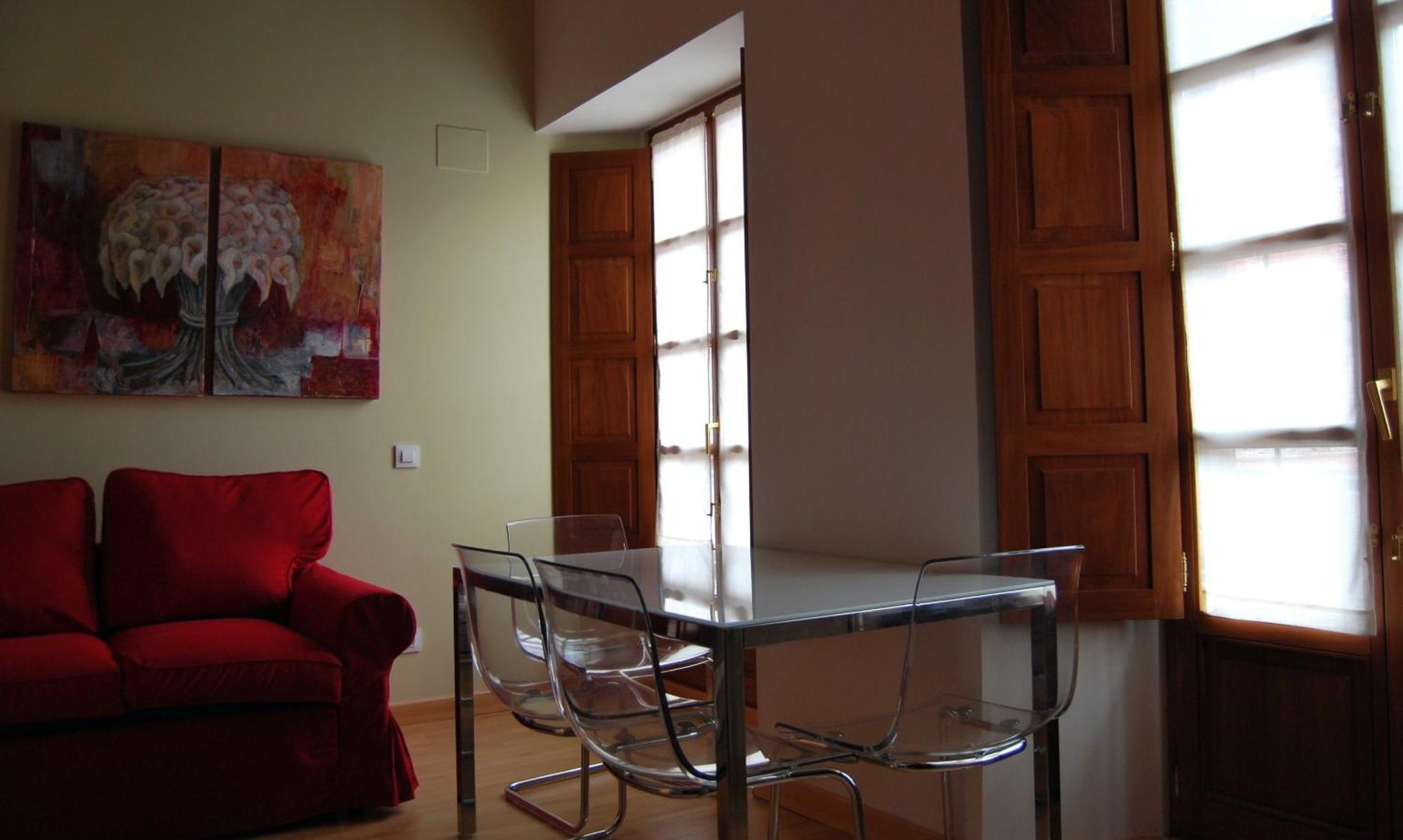 Apartamentos Plaza Mayor يانس المظهر الخارجي الصورة